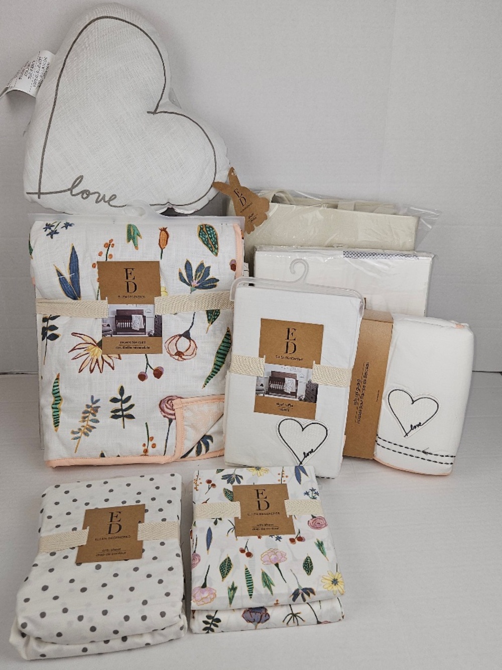 Ellen Degeneres: Floral 8 Pieces Crib Set